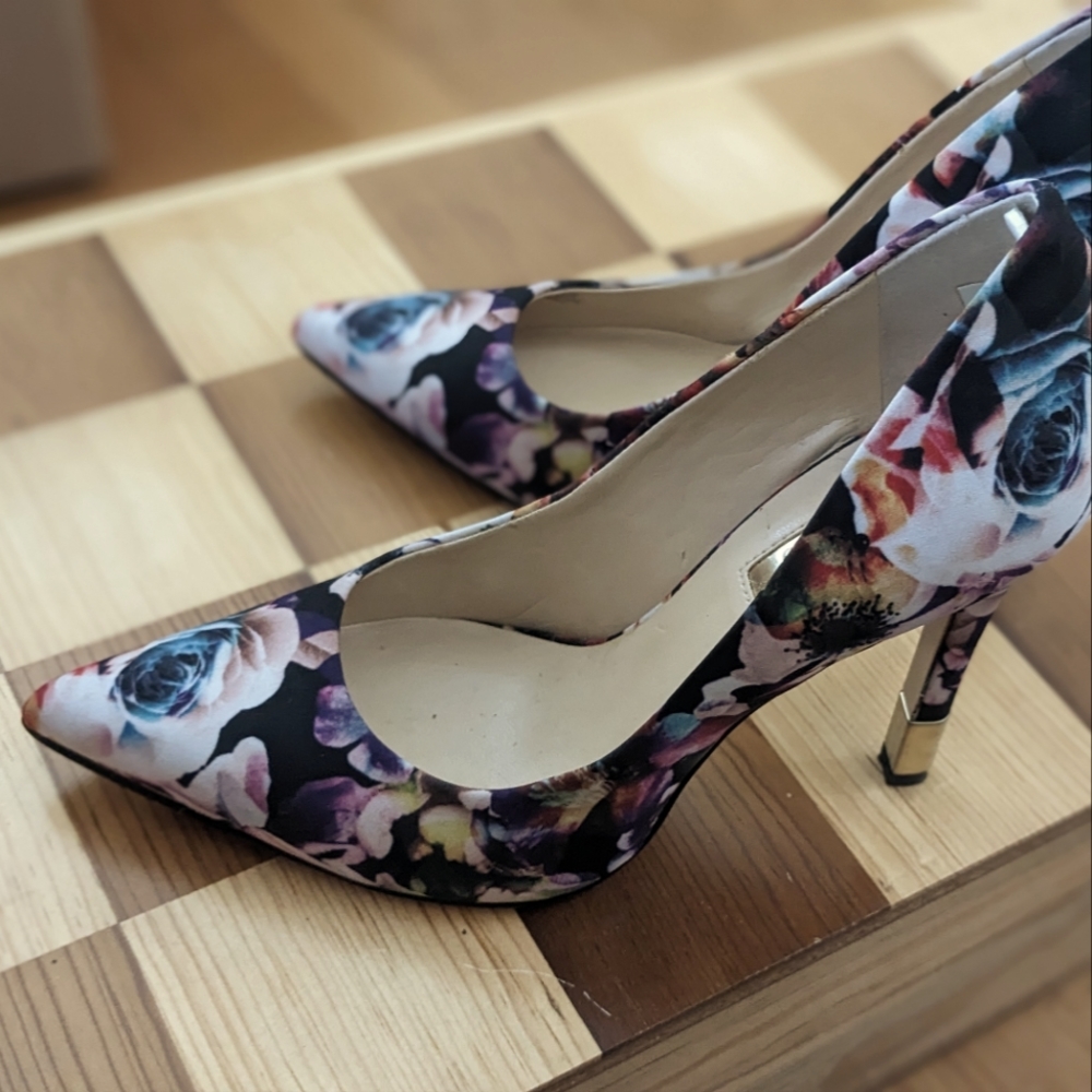 Pointy floral heels